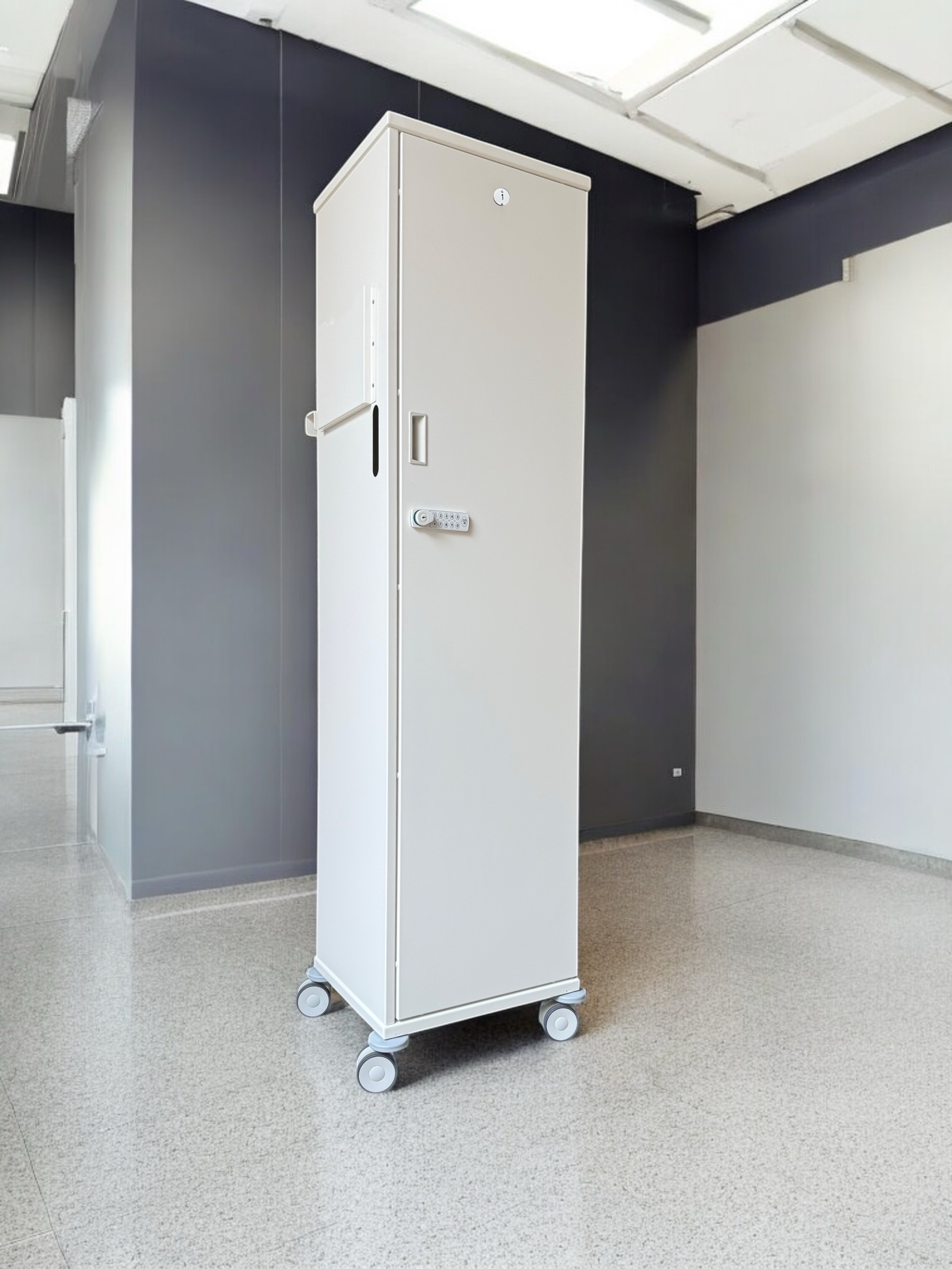 Patientenschrank Ansicht 1