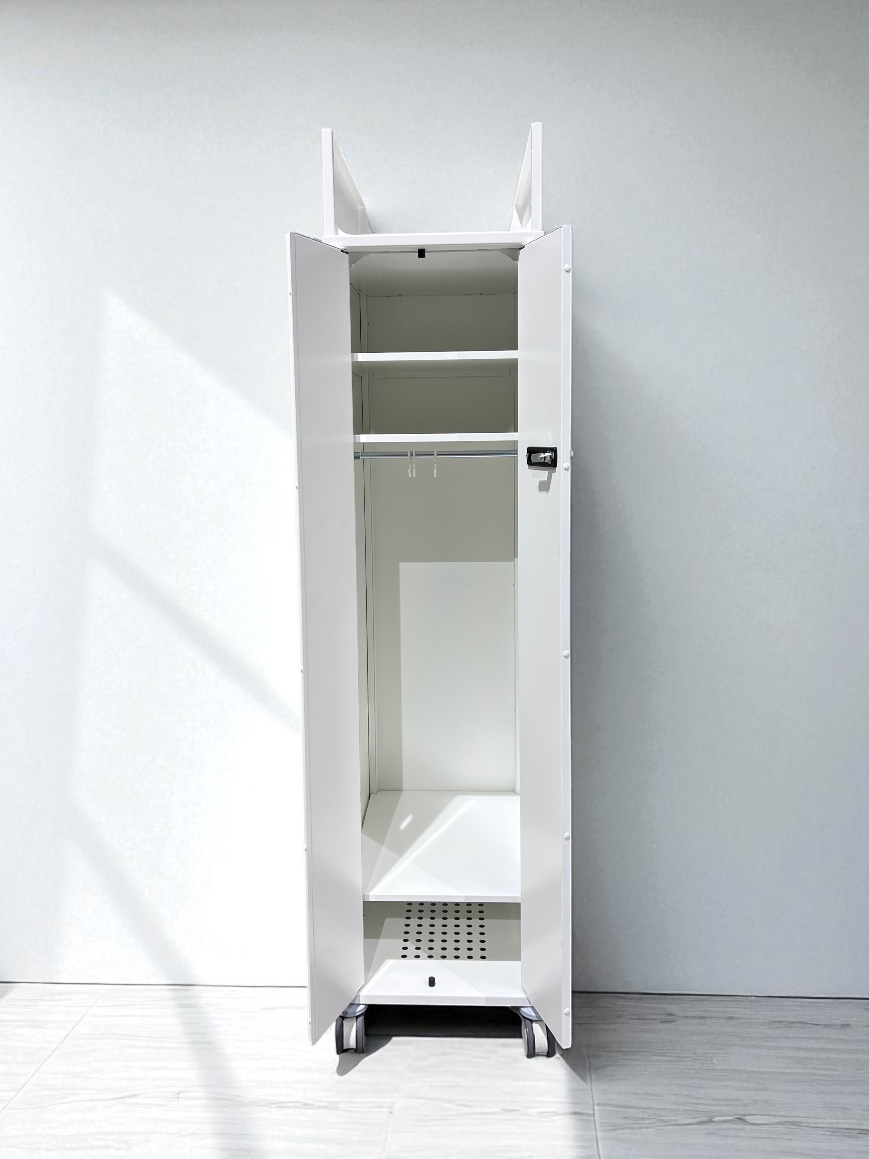 Patientenschrank Ansicht 2